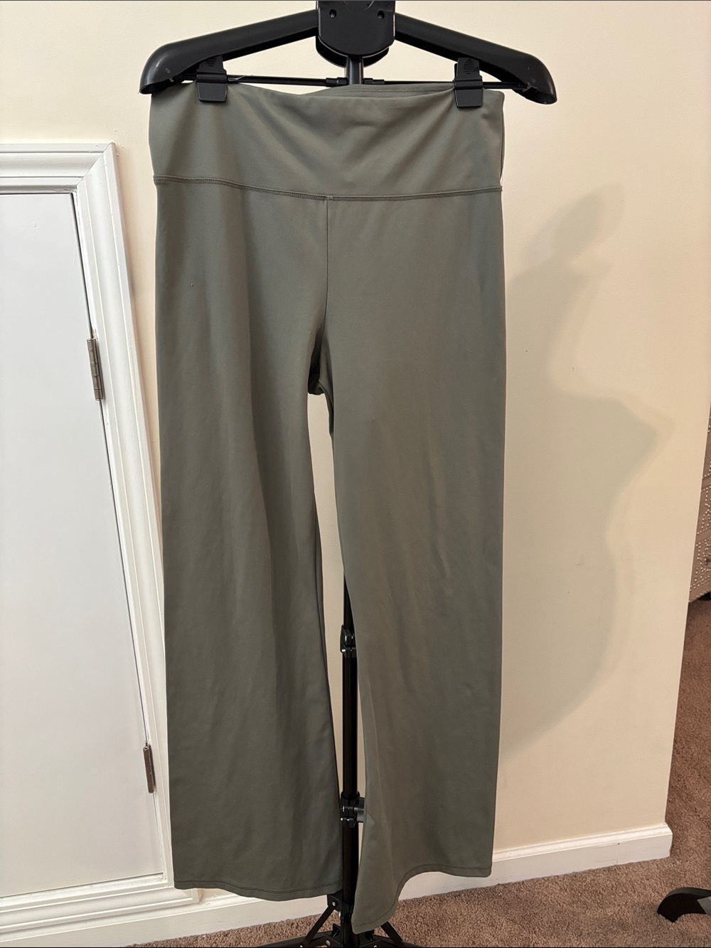 American Eagle Outfitters The Everything Flare Pants - Olive - size XL Long